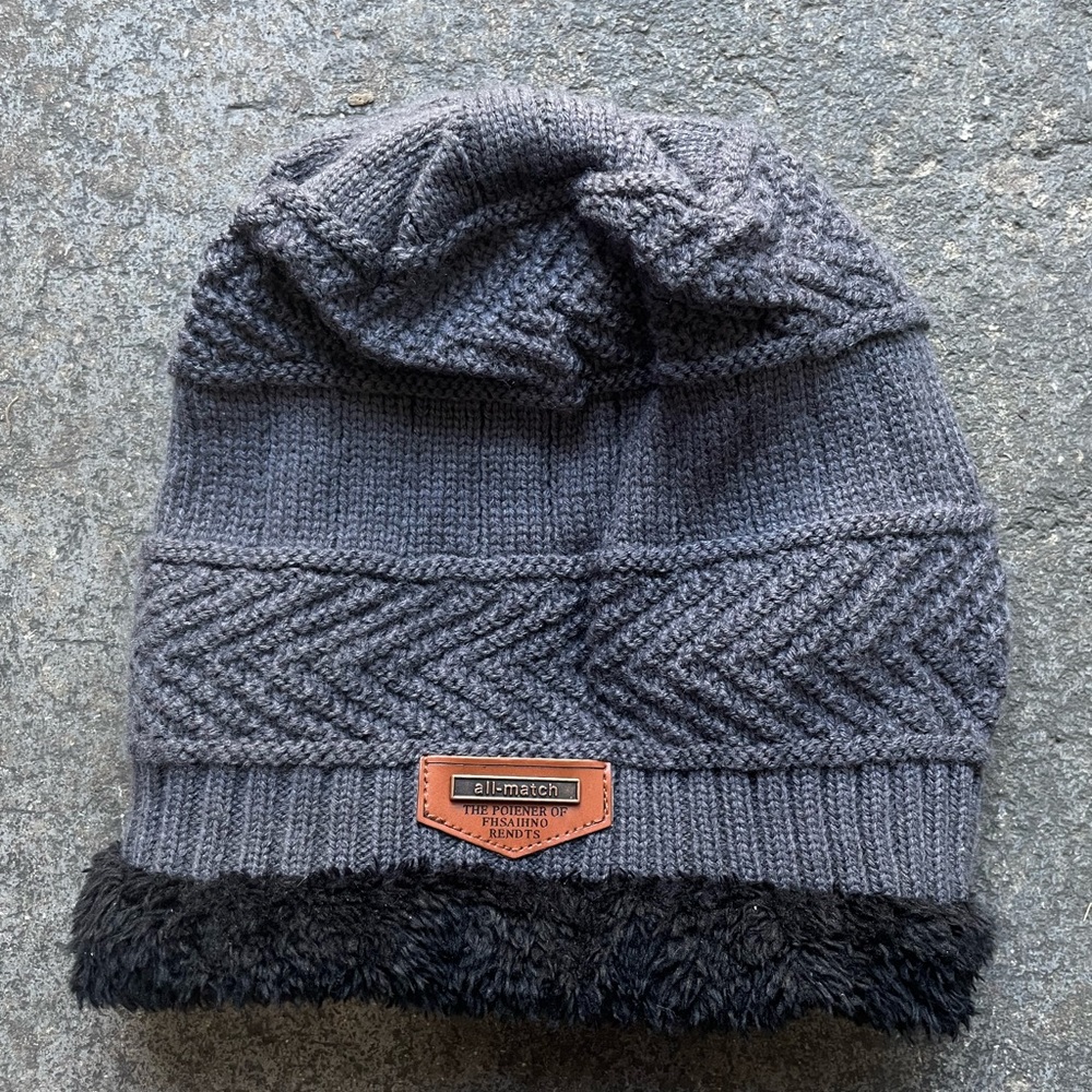All match knit fur beanie deadstock grey and black